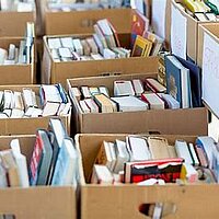 großer Bücherflohmarkt